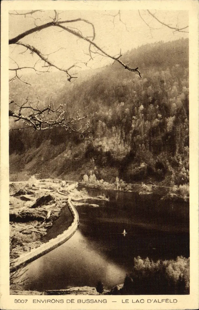 Arredores de Bussang — Lago de Alfeld — Sociedade das Fontes de Bussang - Frente
