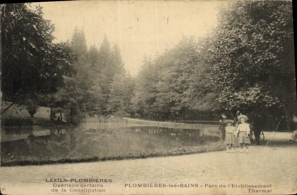 Plombières-les-Bains — Park des Thermalbades — zwei Kinder am See - Vorderseite