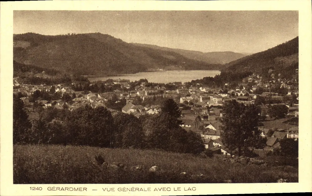 Gérardmer — Vista geral com o lago — série 1240 - Frente