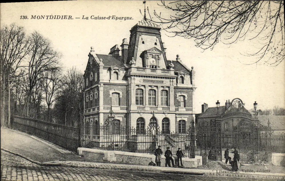 Montdidier — A Caixa de Economia — Livraria L. Vallee, editor - Frente