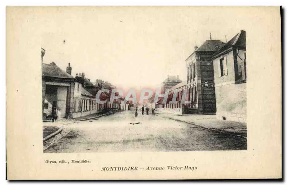 Montdidier — Avenue Victor Hugo — Gigau, edit., Montdidier - Recto