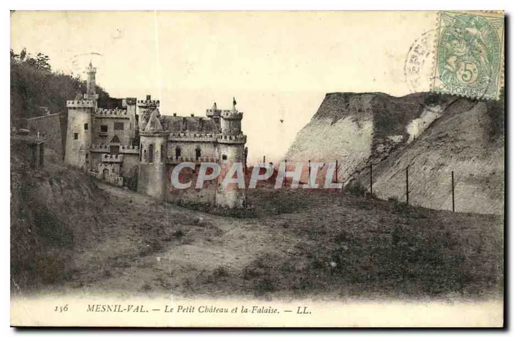 Mesnil-Val — Das kleine Schloss und der Felsen — LL. - Vorderseite