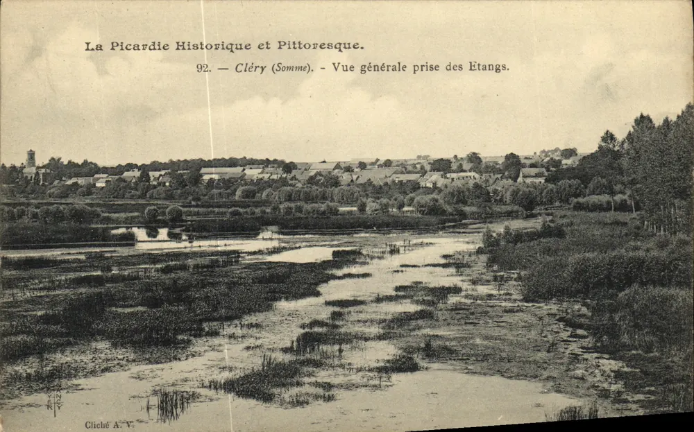 Cléry (Somme) — Visão geral tirada dos Lagos — Cliché A.V. - Frente