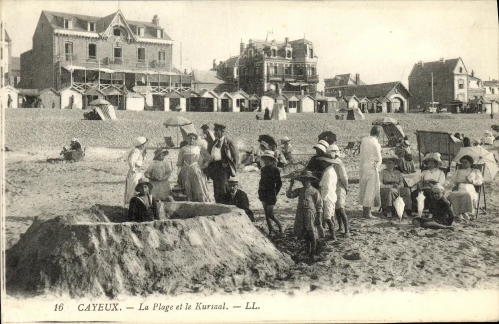 CAYEUX — A Praia e o Kursaal — LL. - Frente