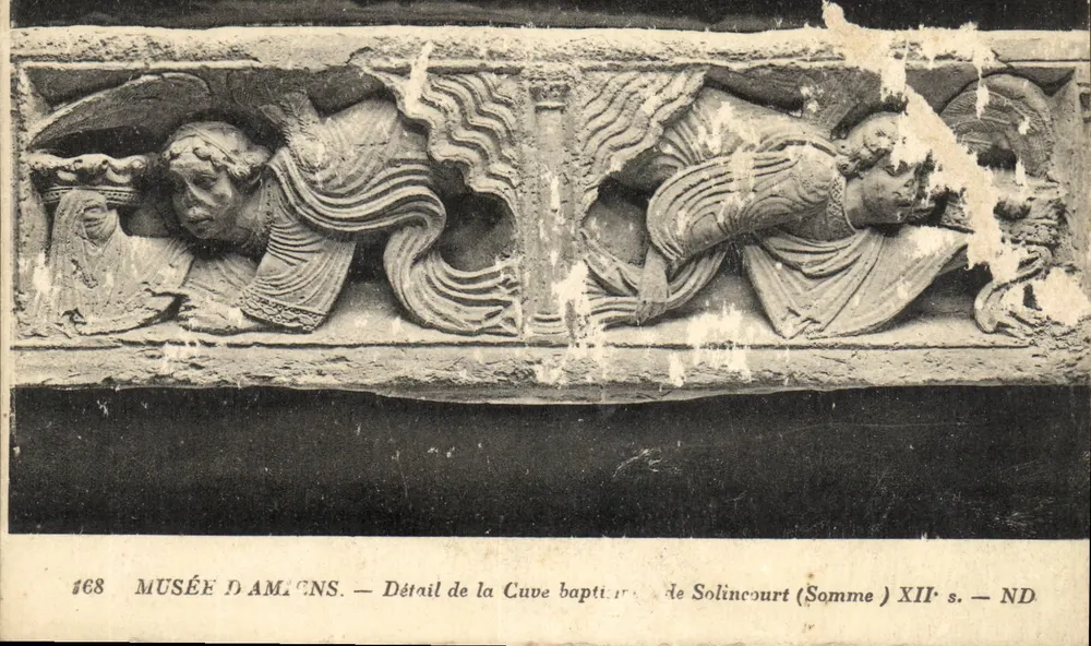 Détail de la Cuve baptismale — Musée d'Amiens, détail de la Cuve baptismale de Solincourt (Somme) XIIe s. — ND - Frente