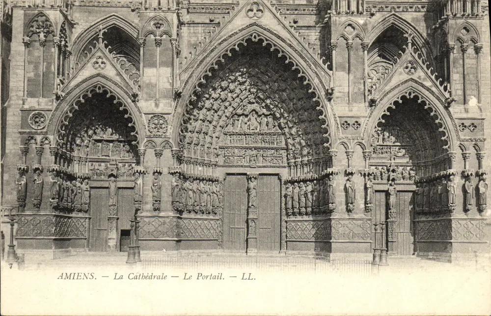 Amiens — A Catedral — O Portal — LL. - Frente