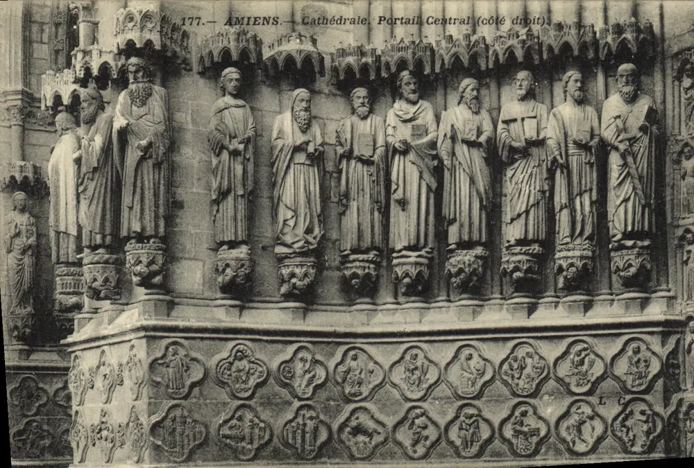 Amiens — Catedral, Portal Central (lado direito) — L. Carou, editor de fotografia, Amiens - Frente