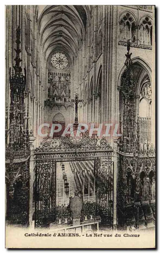 Catedral de AMIENS. - A Nave vista do Coro - Frente