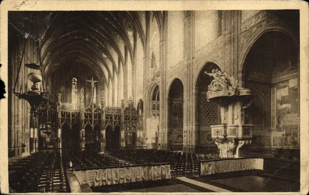 Cathédrale Sainte-Cécile — Intérieur avec chaire et jubé — Le Tarn Illustré, n°11 - Frente