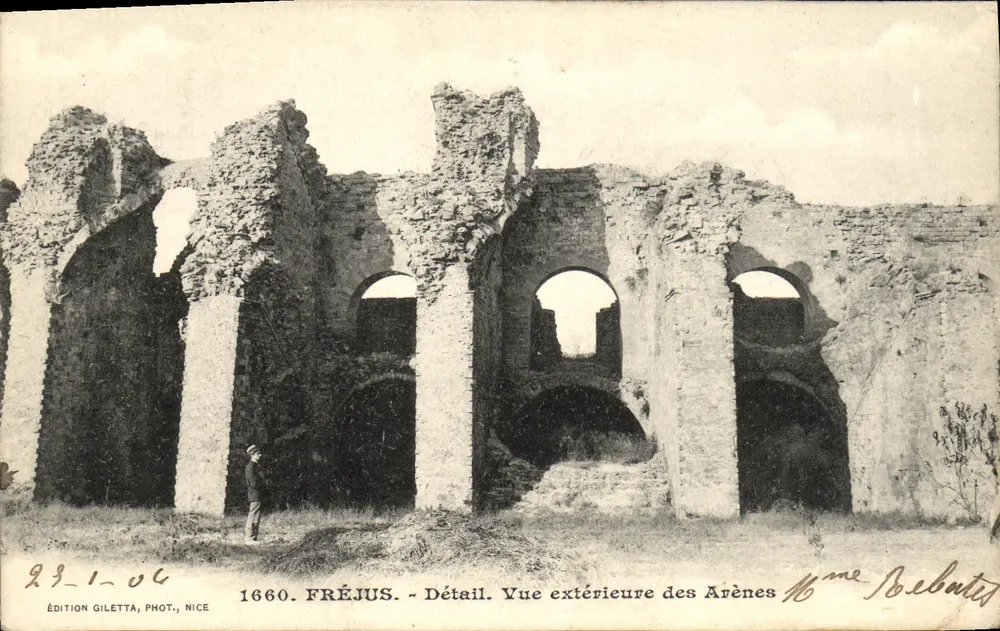 Fréjus — Détail. Vue extérieure des Arènes — Édition Giletta, Phot., Nice - Vorderseite