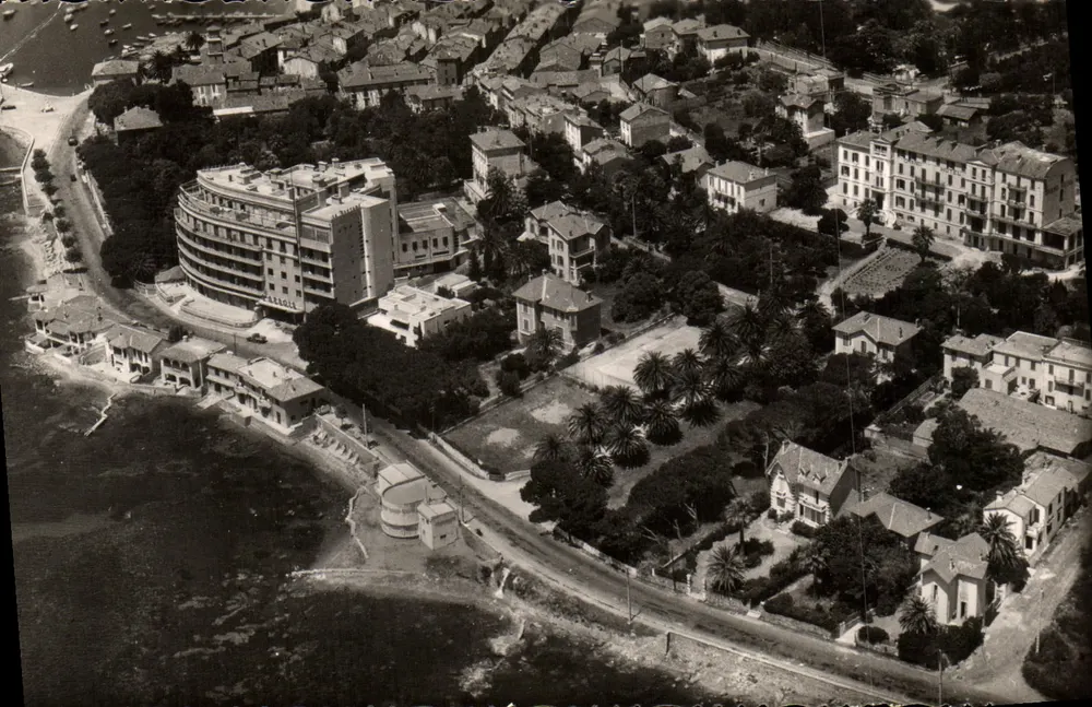 Grand-Hotel, Sainte-Maxime (Var) — vista aérea — J. Cellard, Lyon - Frente