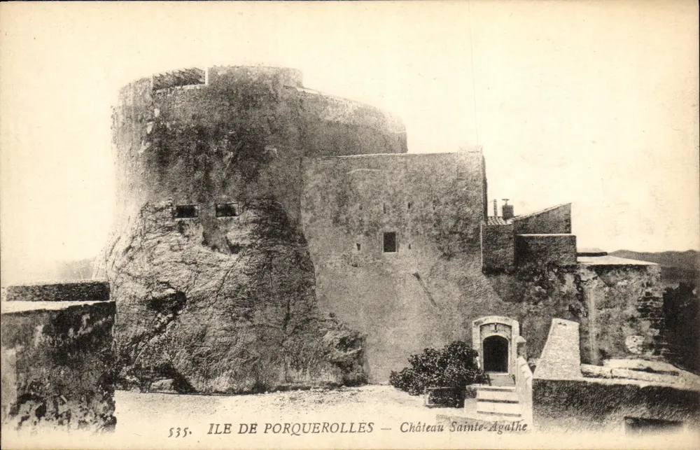 Ilha de Porquerolles — Castelo Sainte-Agathe - Frente