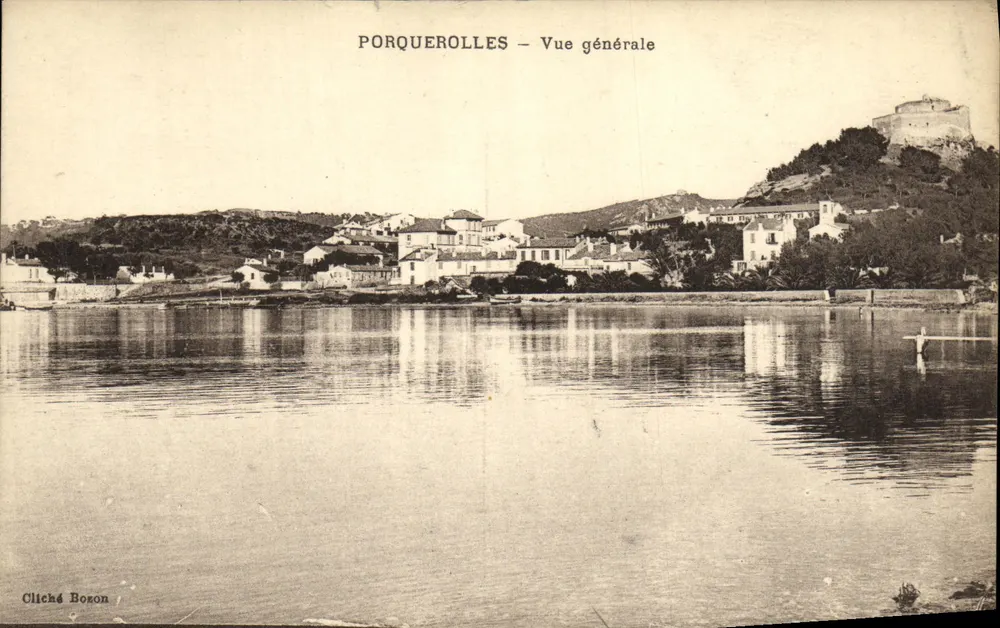 Porquerolles — Vue générale — Cliché Bozon - Frente