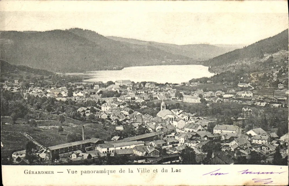 Gérardmer — Panoramablick auf die Stadt und den See - Vorderseite