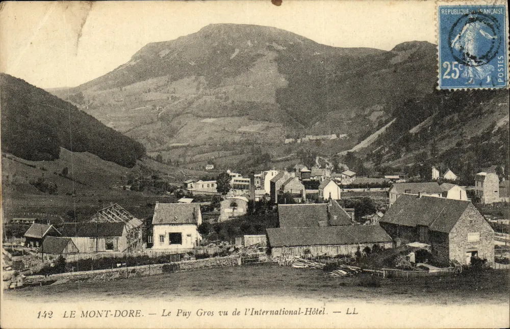 Le Mont-Dore — Der Puy Gros von der International-Hotel aus gesehen — LL, n°142 - Vorderseite