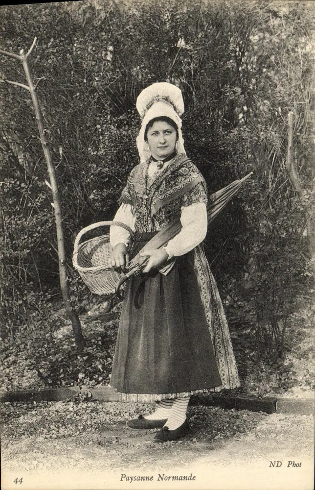 Camponesa Normanda — traje tradicional — ND Phot, n°44 - Frente