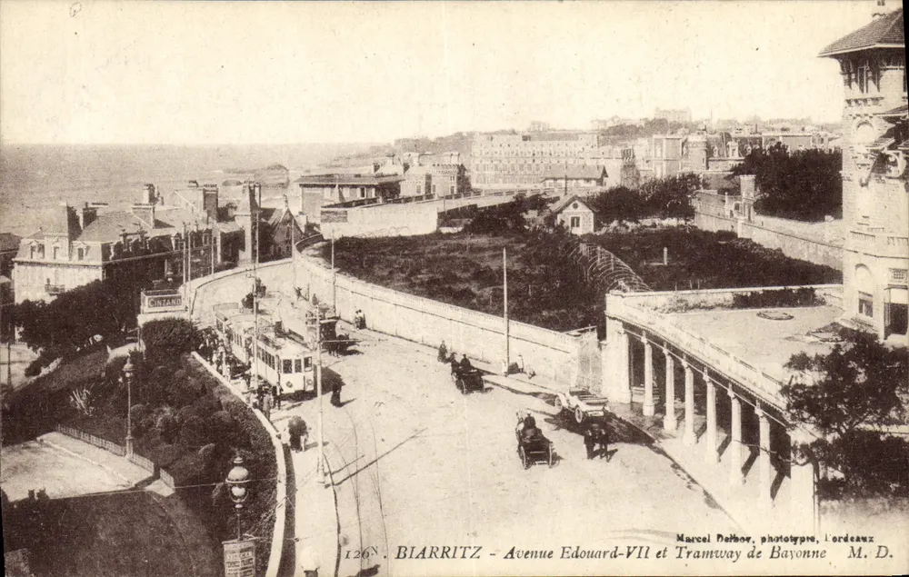 Biarritz - Avenue Édouard-VII und Tramway von Bayonne — Marcel Delbou, phototypie, L'Ordeaux - Vorderseite
