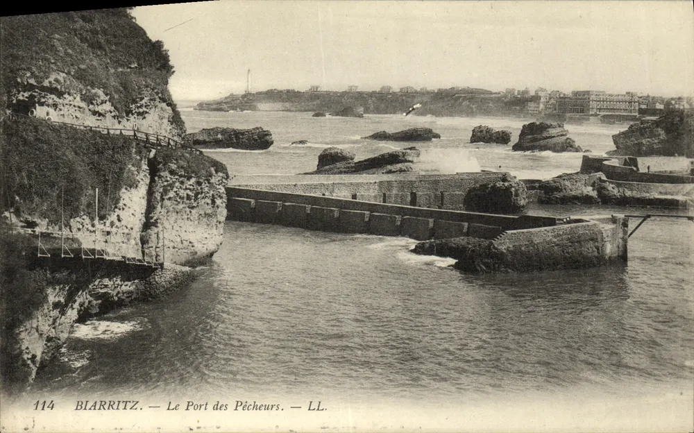 Biarritz — A entrada dos pescadores — LL. n°114 - Frente