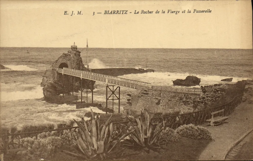 Biarritz - Ansicht des Felsen der Jungfrau und der Brücke — E. J. M. n°3 - Vorderseite