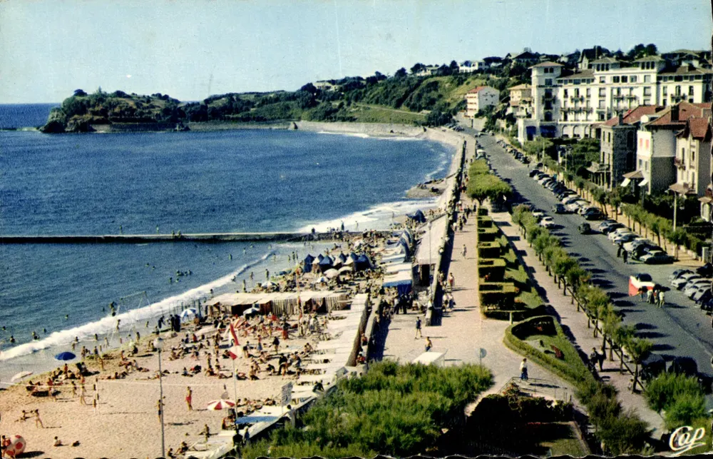 Saint-Jean-de-Luz — A Praia em direção à Ponta Ste-Barbe — Lumicap - Frente