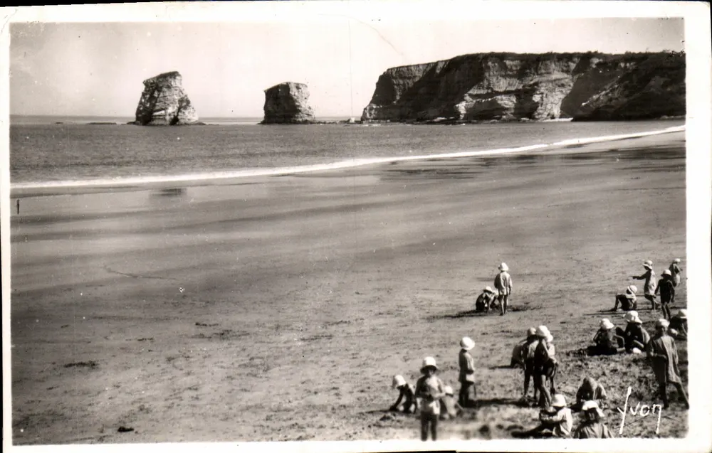 Hendaye - Os Dois Gêmeos — Costa Basca — Edições de Arte, Paris - Frente