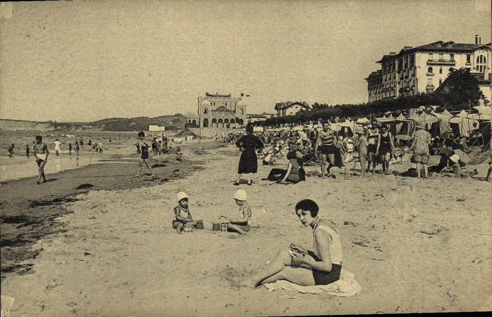 Bendover-Plage — A Praia — The Beach — Edit. F. Perrous - Frente