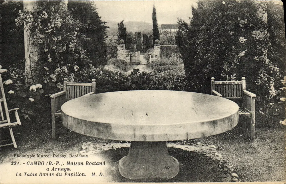 Der runde Tisch am Pavillon — Arnaga — Phototype Marcel Delboy, Bordeaux, n°221 - Vorderseite