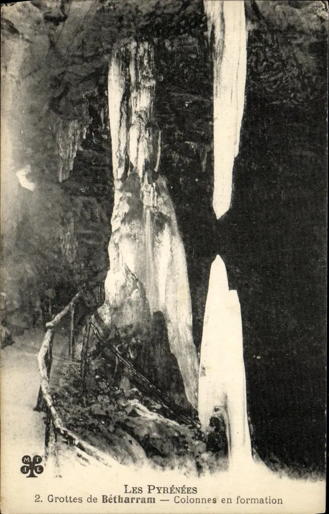 Grutas de Bétharram — Colunas em formação — MTIL, n°2 - Frente