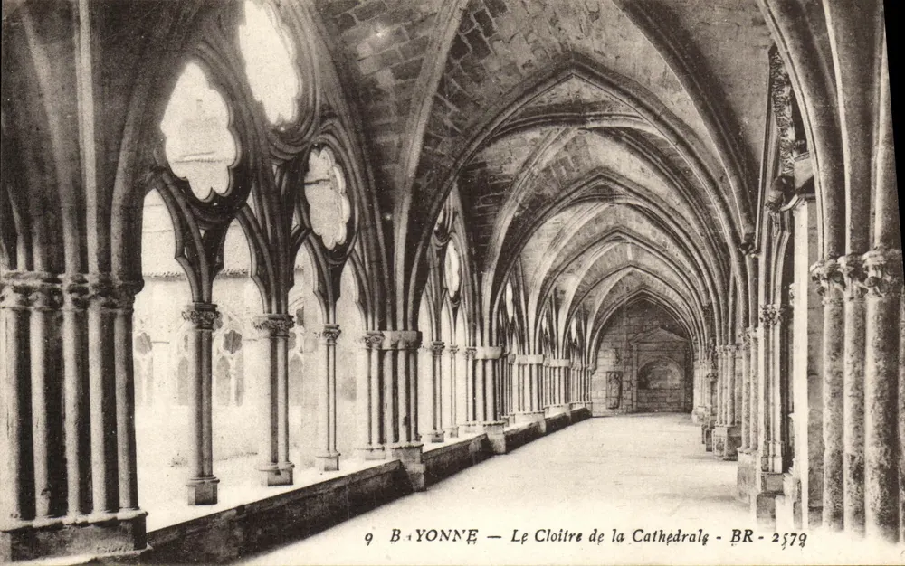 Bryonne — O Claustro da Catedral — BR-2579 - Frente