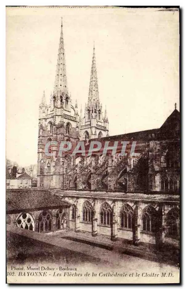 Bayonne - As Flechas da Catedral e o Claustro M.D. - Fotot. Marcel Delboy - Bordeaux, n°102 - Frente
