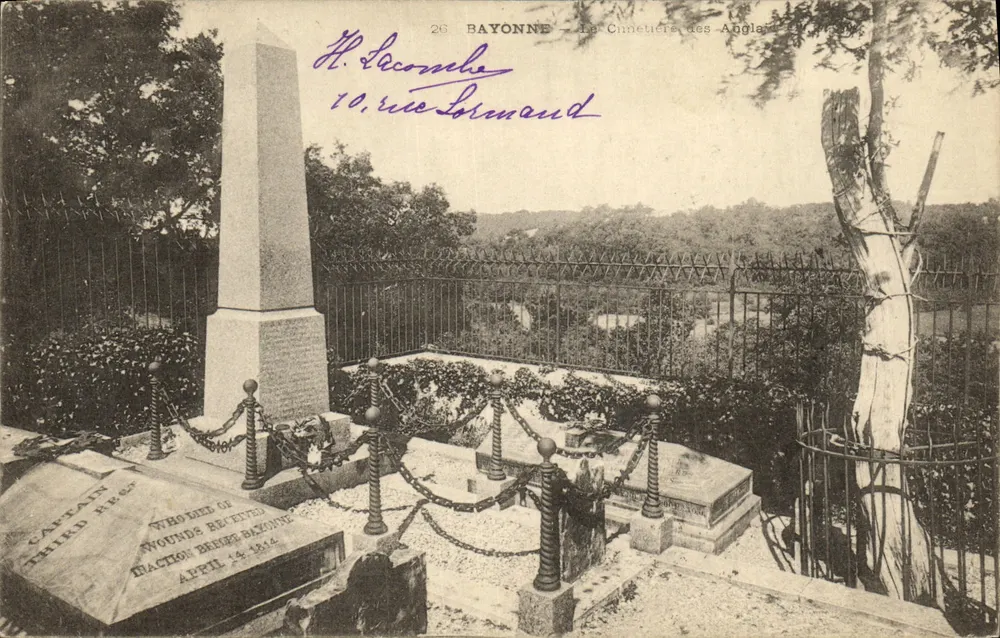 Bayonne - Der englische Friedhof - Grab des Kapitans T. Wounds - Vorderseite
