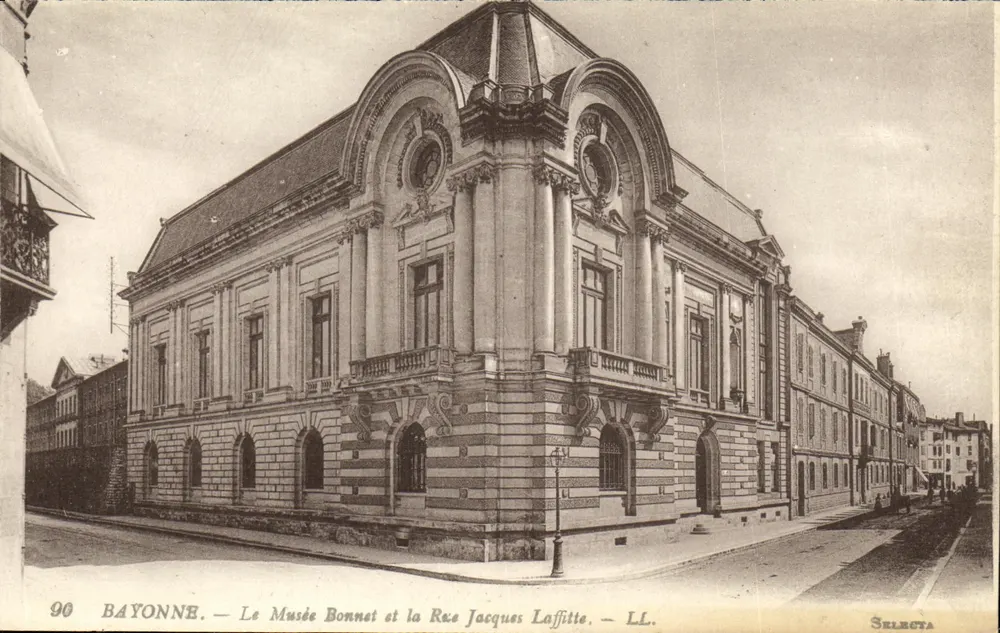 Bayonne — O Museu Bonnet e a Rue Jacques Laffitte — Selecta - Frente