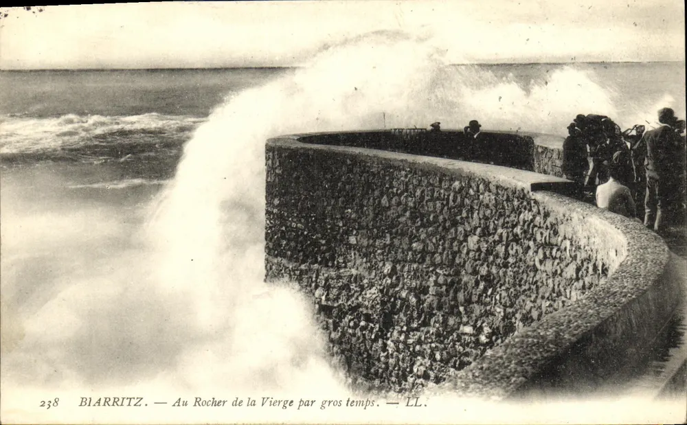 Biarritz — Der Felsen der Jungfrau bei Sturm — LL. — n° 238 - Vorderseite