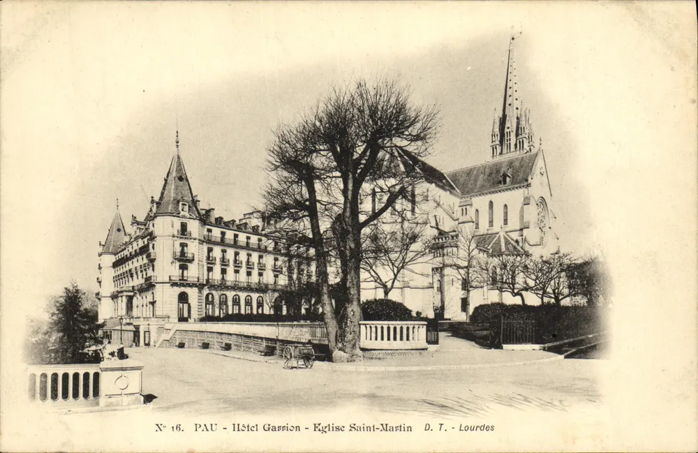 PAU - Hôtel Garnison - Église Saint-Martin — D.T. - Lourdes, N° 16 - Vorderseite