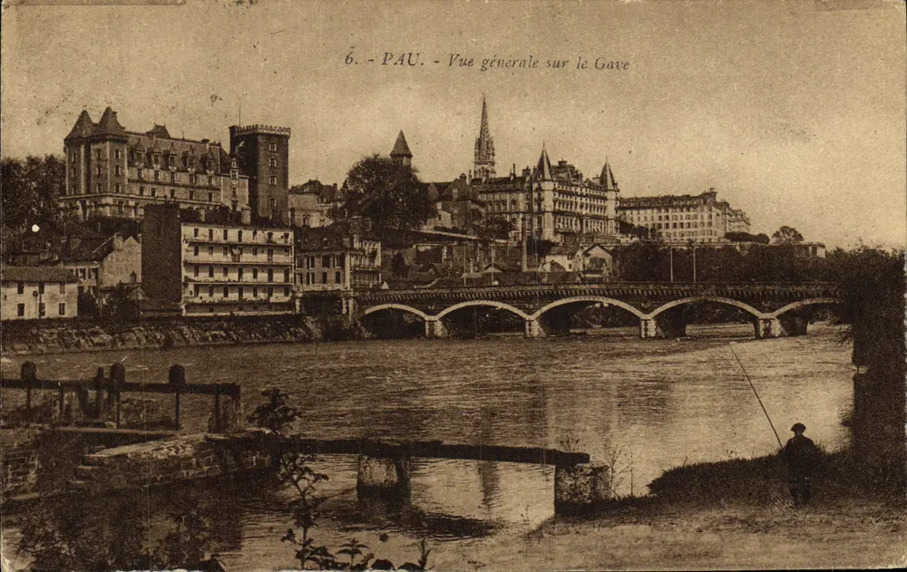 Pau — Vue générale sur le Gave — Héliogravure Labonche frères, Toulouse - Recto