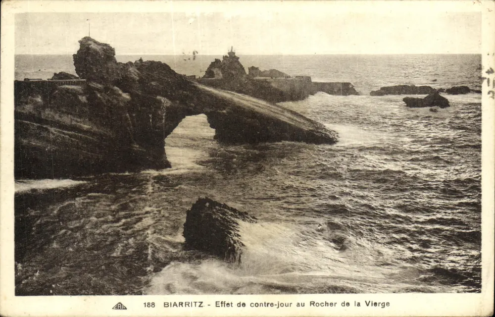 Biarritz — Lichtwirkung am Felsen der Jungfrau — Verlag CH D'PS ARTS PHOTOMÉCANIQUE - SFRASBOURG-SCHLITGENH - Vorderseite