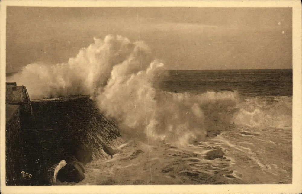 Ein Wellenschlag an der Digue du Rocher de la Vierge — Les Beaux Paysages de France, herausgegeben von Blaikritz, Bordeaux - Vorderseite