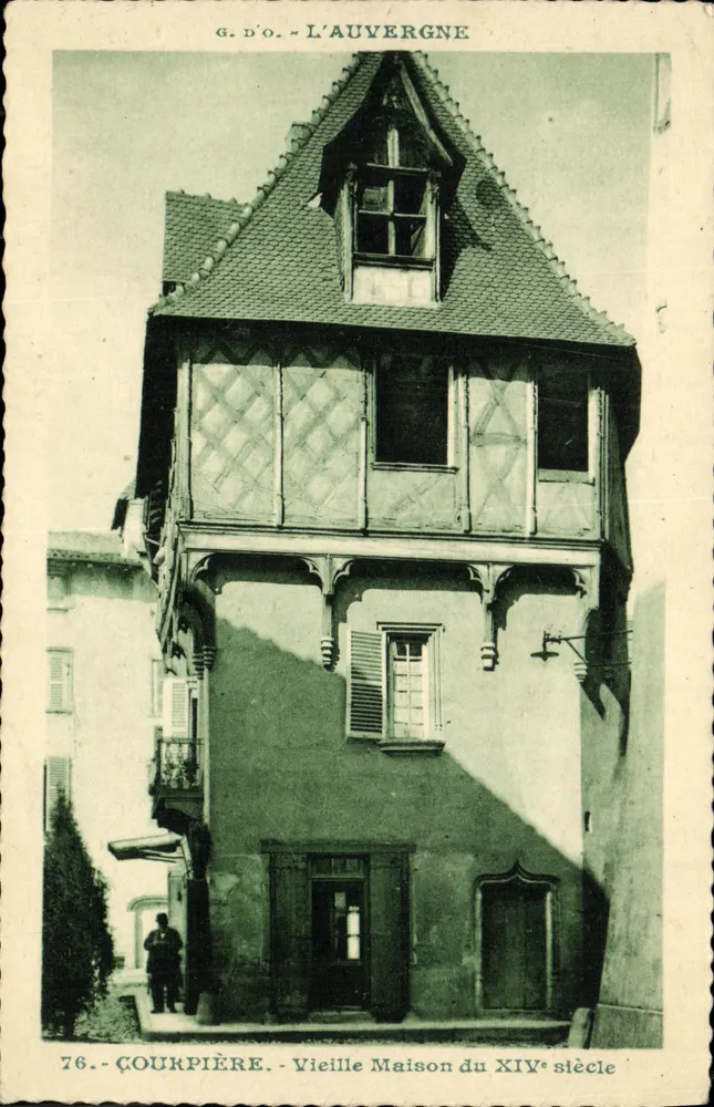 Courpière - Velha Casa do Século XIV — G. D'O. - L'Auvergne, n°76 - Frente
