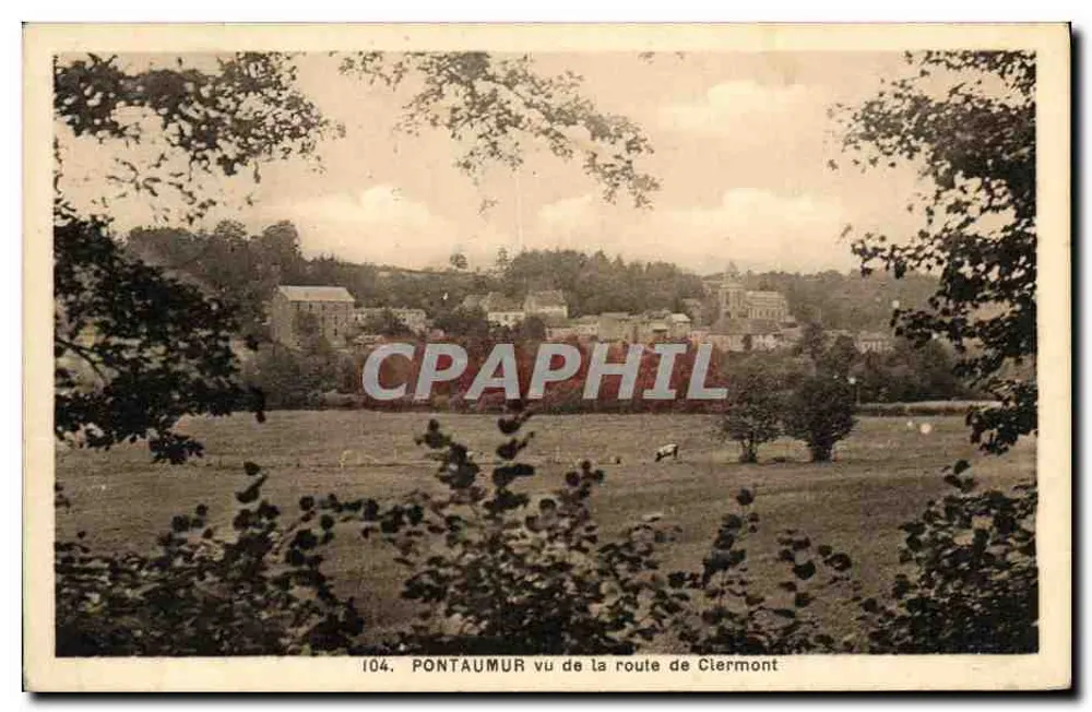 Pontaumur vista da estrada de Clermont — Bilhete postal antigo n°104 - Frente