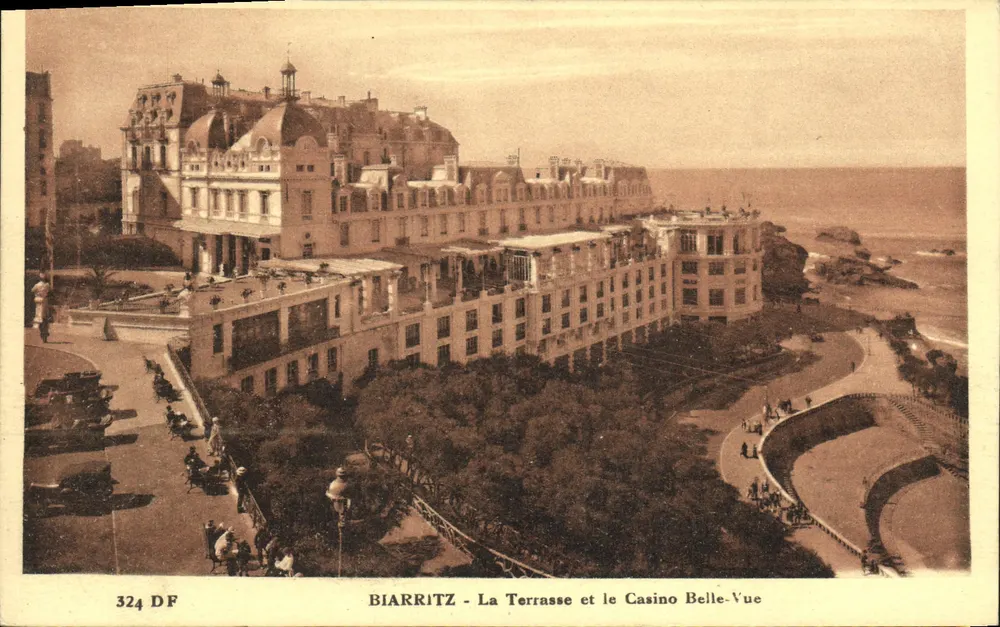 Biarritz - Die Terrasse und das Belle-Vue-Casino — Edition des Dames de France, Beyonne, Nr. 324 DF - Vorderseite