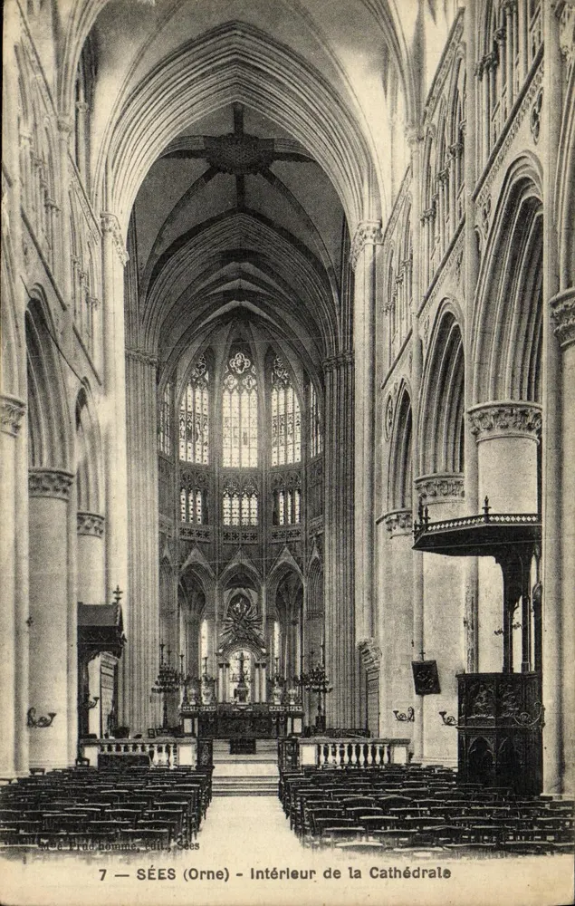 Sées (Orne) — Interior da Catedral — editor: P. Homme, Sées - Frente
