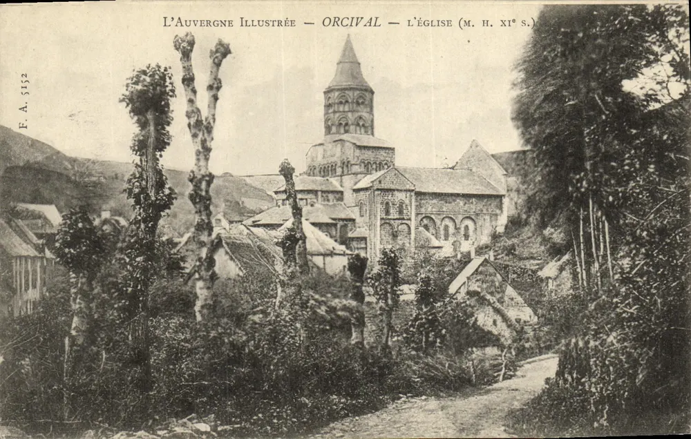 Orcival — Die Kirche (M. H. 11. Jh.) — L'Auvergne Illustrée, n° 5152 - Vorderseite