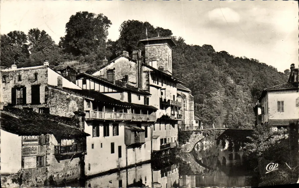 Saint-Jean-Pied-de-Port — Basque Häuser an der Nive und der Brücke — Verlag Cap - Vorderseite