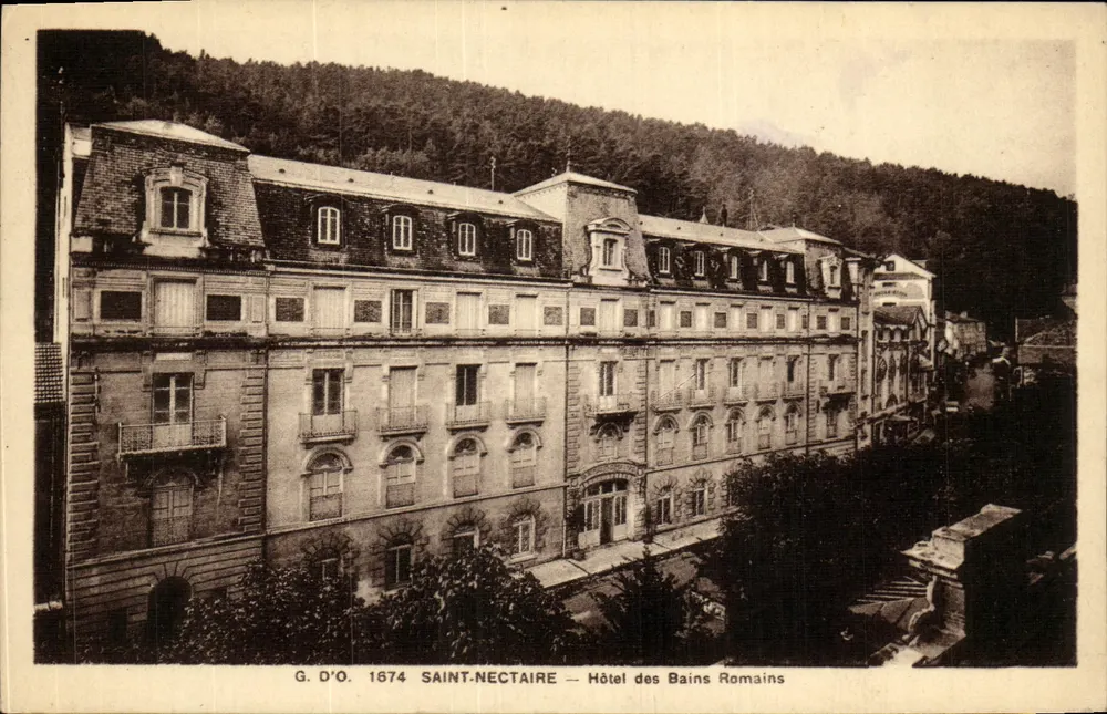 Saint-Nectaire — Hotel dos Banhos Romanos — G. D'O. 1674 - Frente