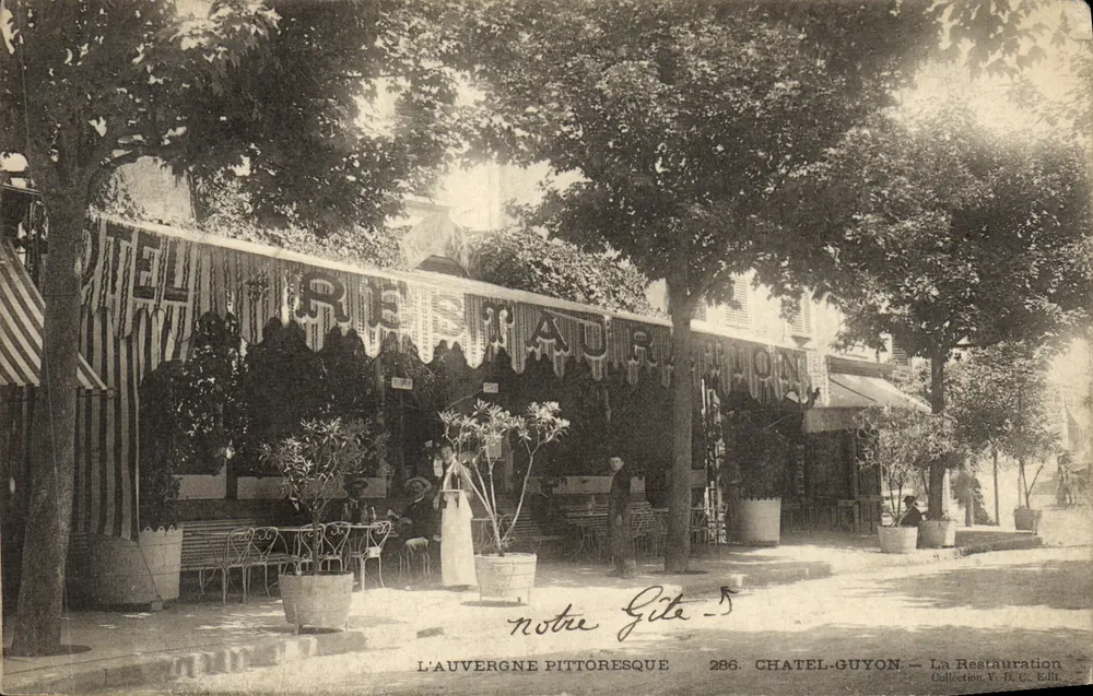 L'Auvergne Pittoresque — A Restauração — Châtel-Guyon - Frente