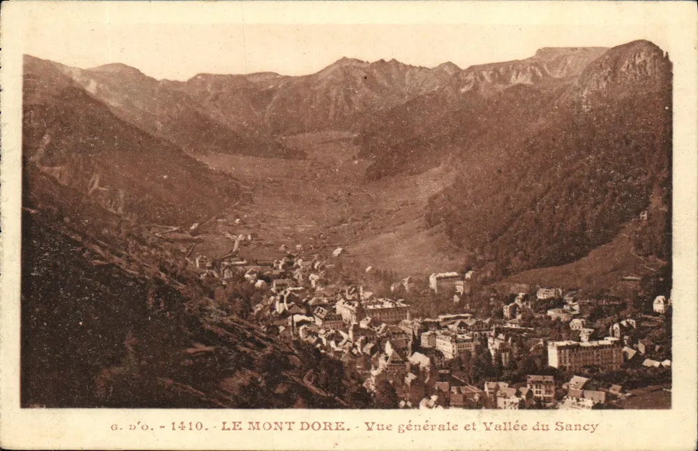 Le Mont Dore - Vue générale et Vallée du Sancy - G. D'O. - 1410 - Frente