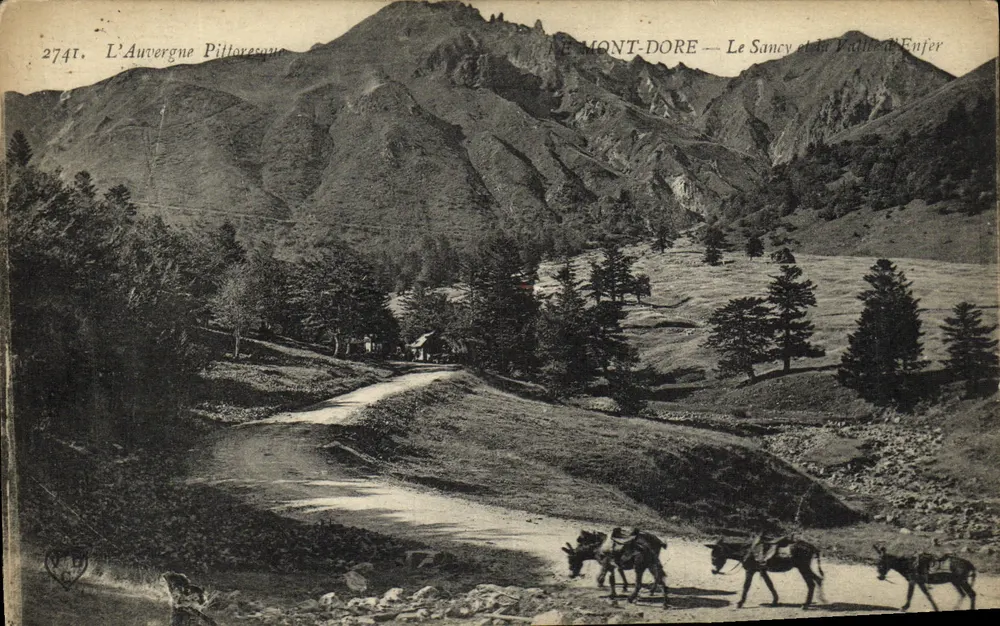 Le Mont-Dore — O Sancy e a Vale do Inferno — A Auvergne Pittoresca - Frente