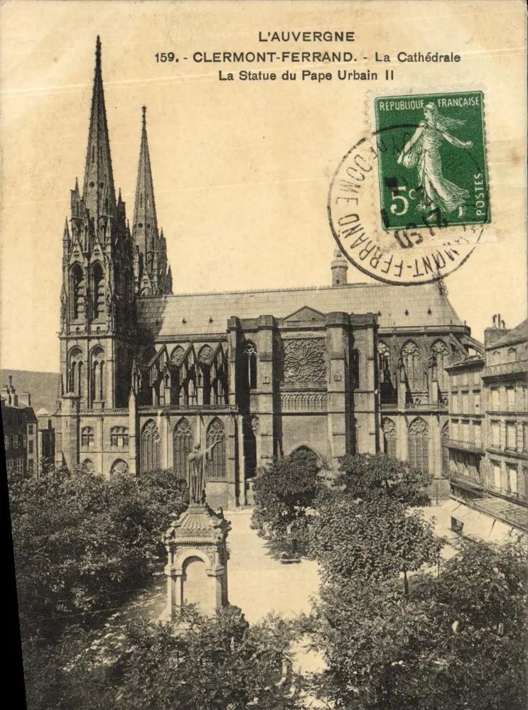 Clermont-Ferrand - Die Kathedrale - Die Statue des Papstes Urban II - Vorderseite