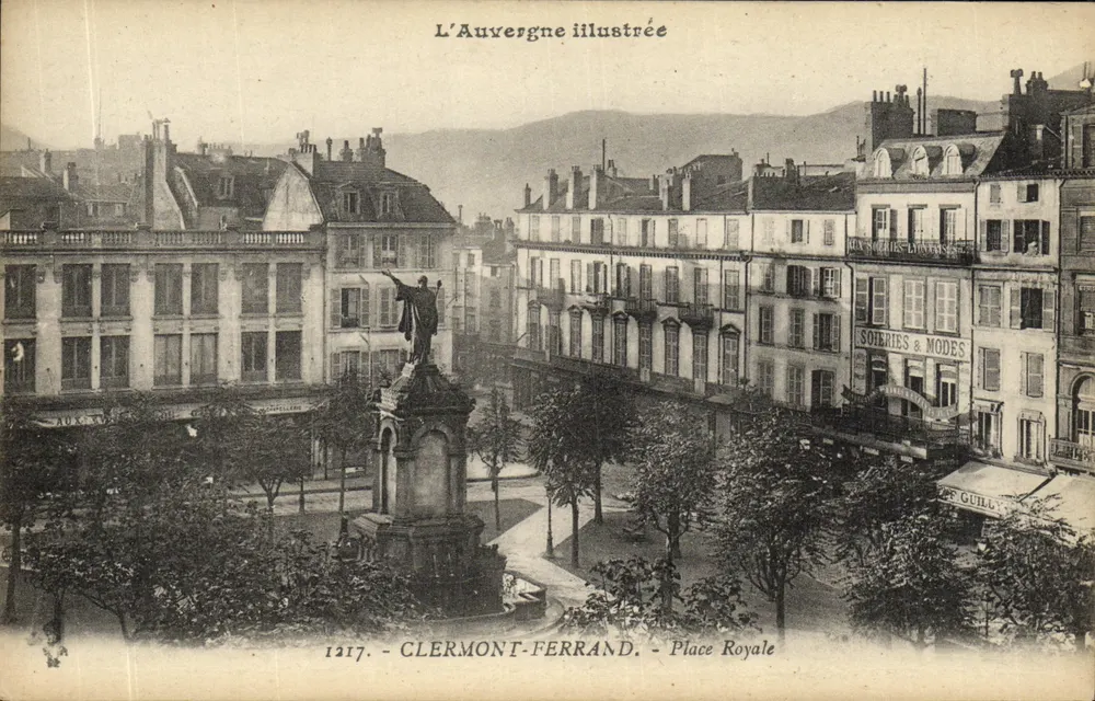 Clermont-Ferrand — Praça Real — Ilustrações da Auvergne, n°1217 - Frente