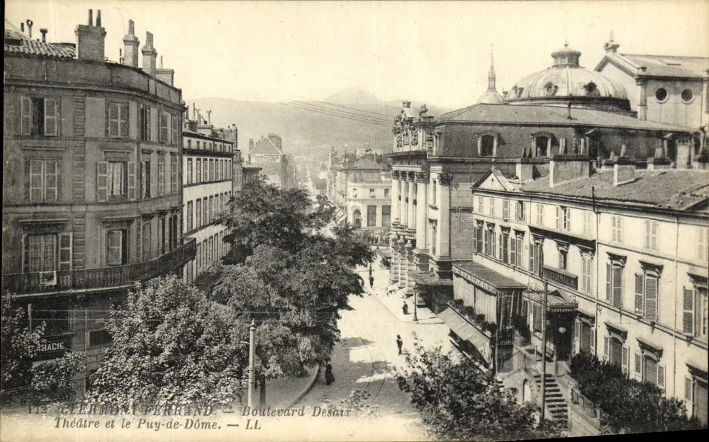 Theater und Puy-de-Dôme — Boulevard Desaix — LL - Vorderseite